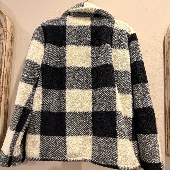 Black & white Buffalo Plaid Fleece Sherpa Jacket - Picture 4 of 11